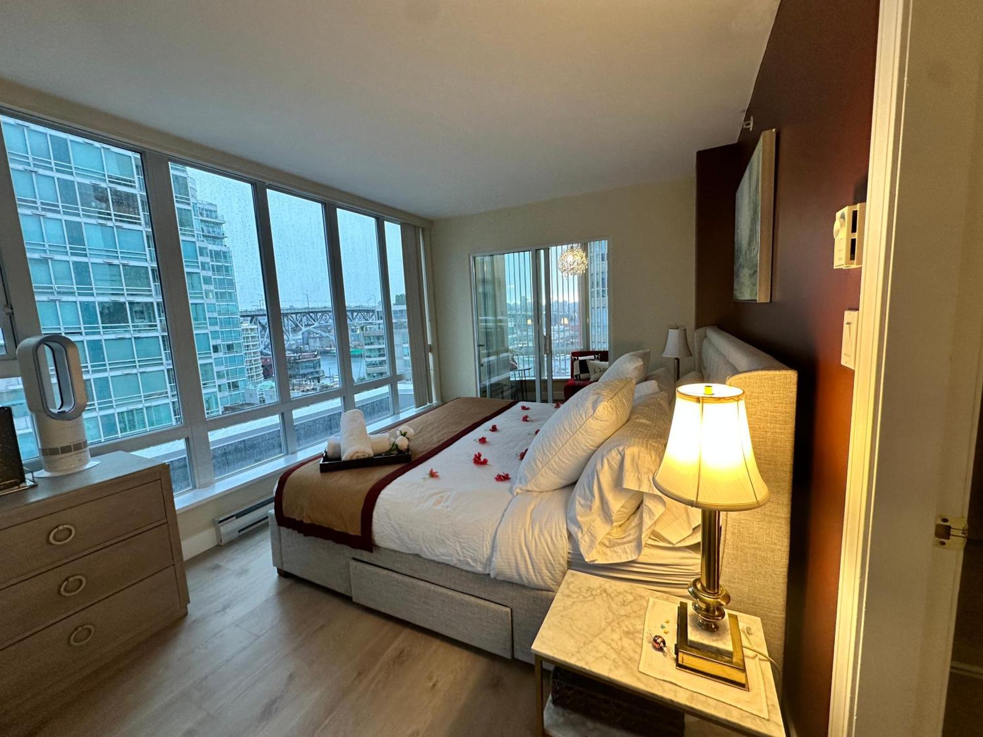 וונקובר Penthouses Of Beach Ave מראה חיצוני תמונה