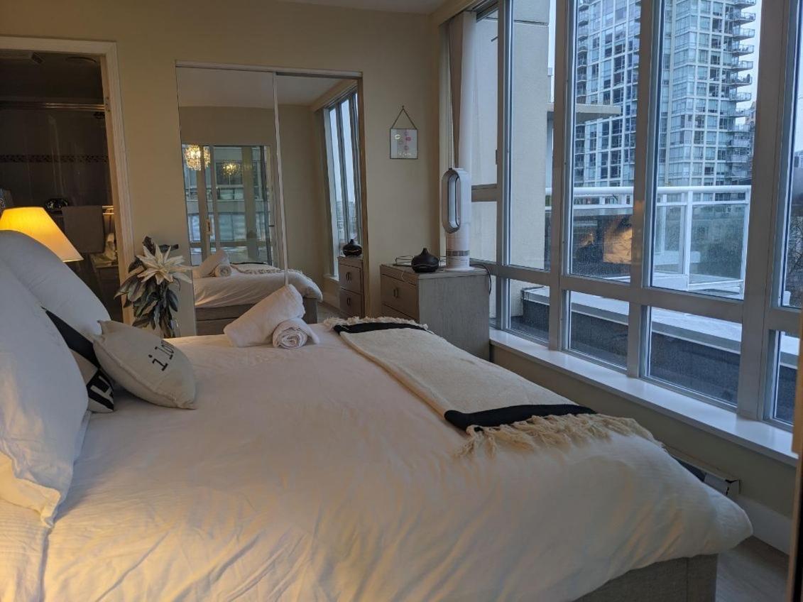 וונקובר Penthouses Of Beach Ave מראה חיצוני תמונה
