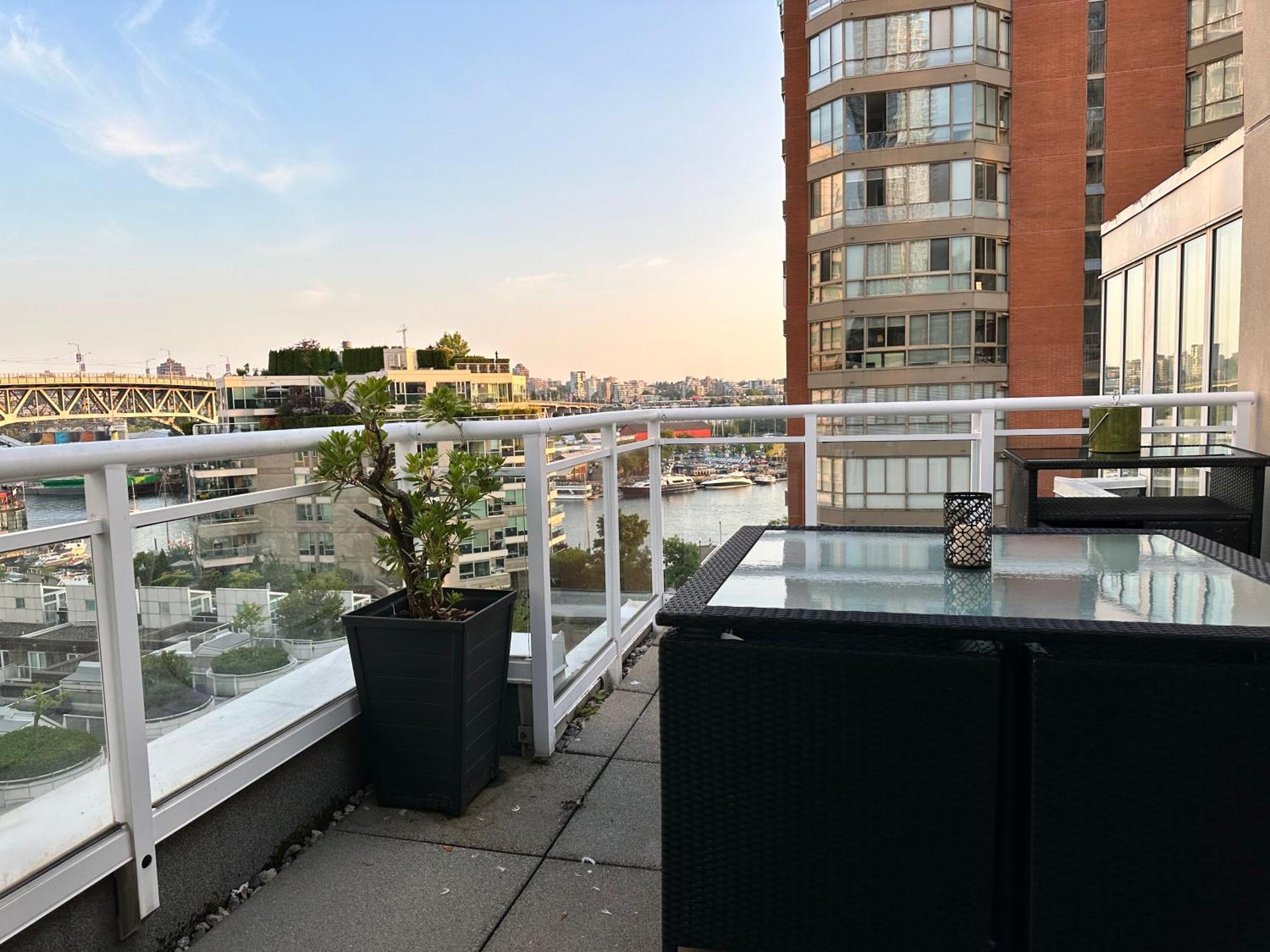 וונקובר Penthouses Of Beach Ave מראה חיצוני תמונה
